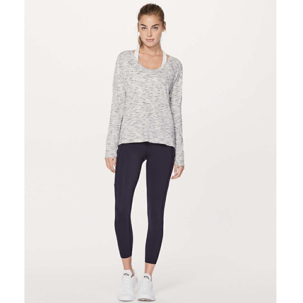Lululemon Womens Size 10 Meant to Move Thumb Holes Long Sleeve Black White - Picture 15 of 16